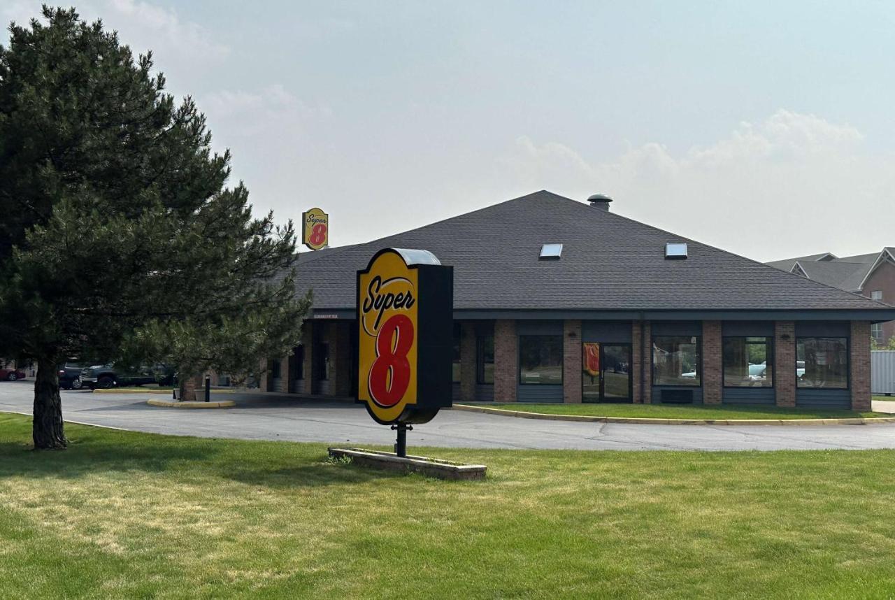 Super 8 By Wyndham Green Bay I-43 Bus. Park Extérieur photo
